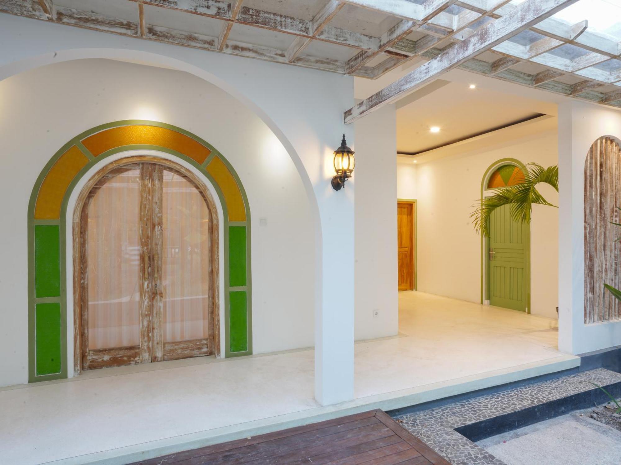 Puri Rinjani Bungalows & Hostel Kuta  외부 사진